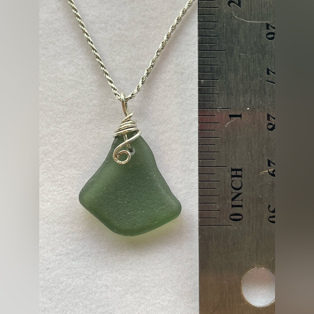 Whale Tail Green 925. Sterling Silver Sea Glass pendent - Picture 2 of 6